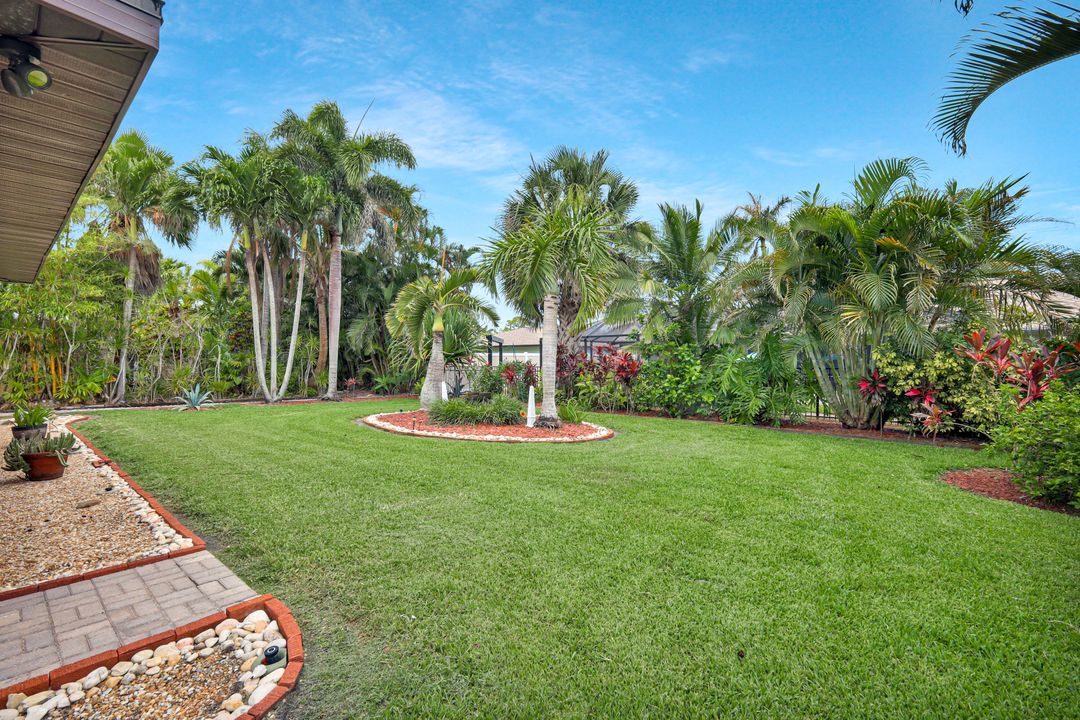 900 SW 54th Ln, Cape Coral, FL 33914
