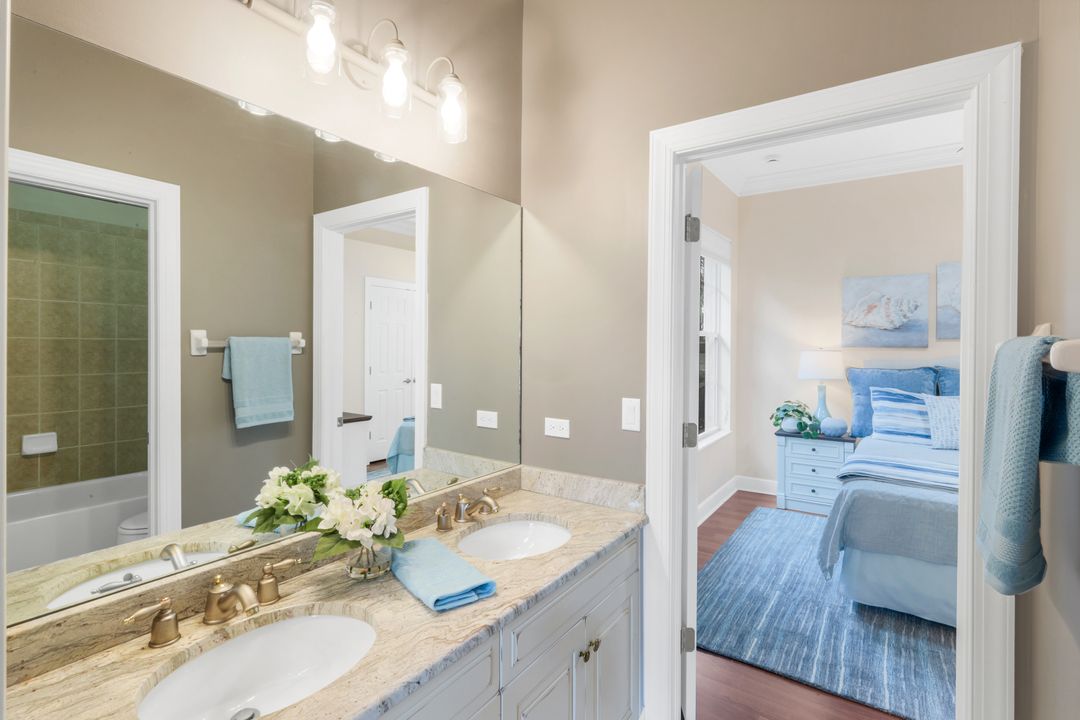 8776 Hideaway Harbor Ct, Naples, FL 34120
