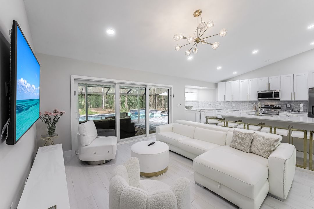 6641 Golden Gate Pkwy, Naples, FL 34105