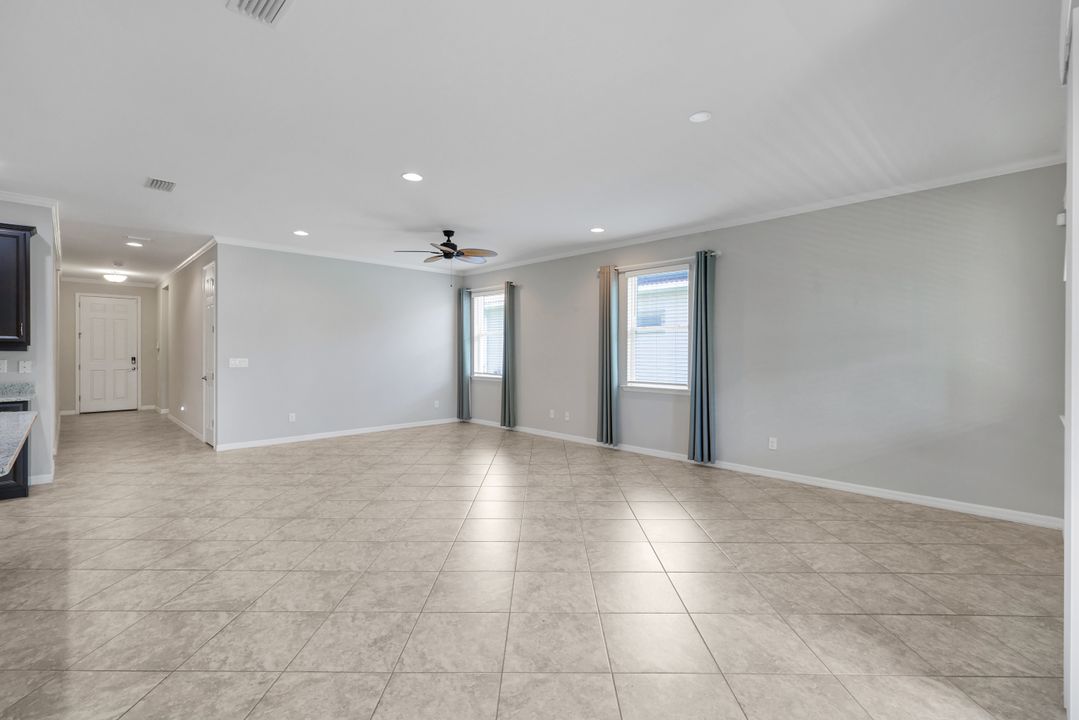 2899 Sunset Pointe Cir, Cape Coral, FL 33914