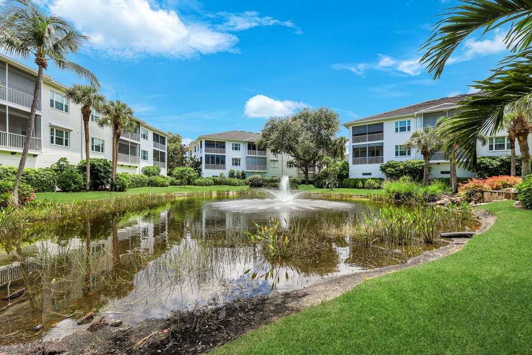 831 Sailaway Ln #202, Naples, FL 34108