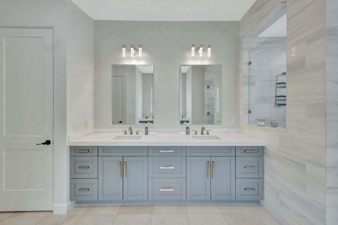 140 37th Ave NW, Naples, FL 34120