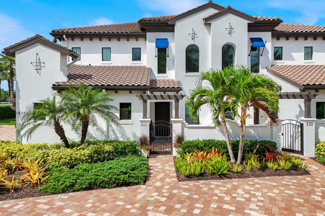 16358 Corsica Way #201, Naples, FL 34110