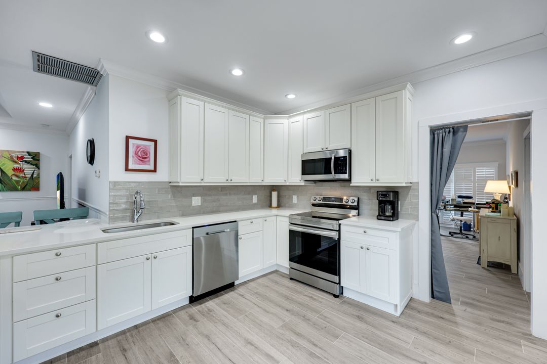 878 Teryl Rd, Naples, FL 34112