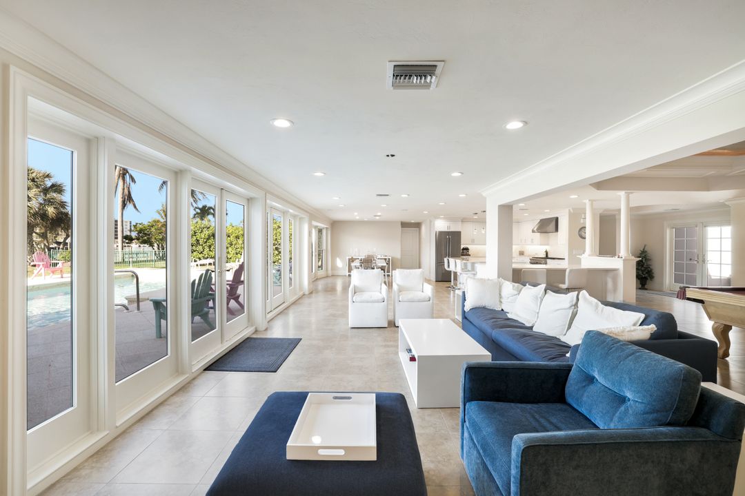350 Bowline Bend, Naples, FL 34103