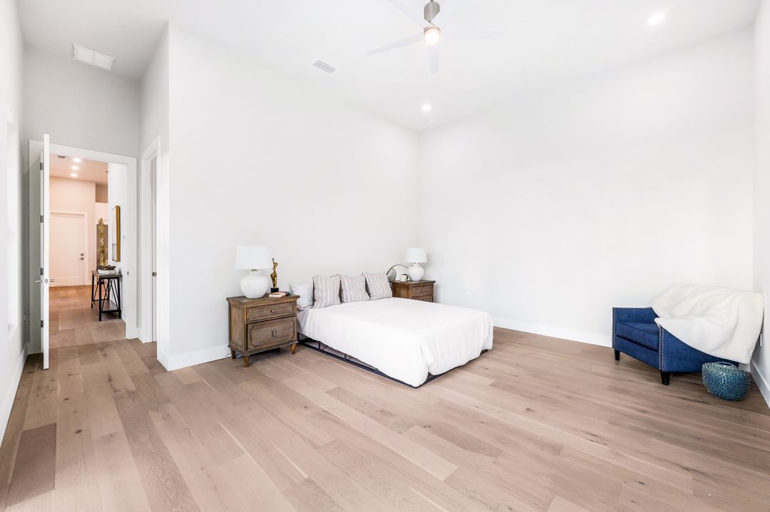 524 103rd Ave N, Naples, FL 34108