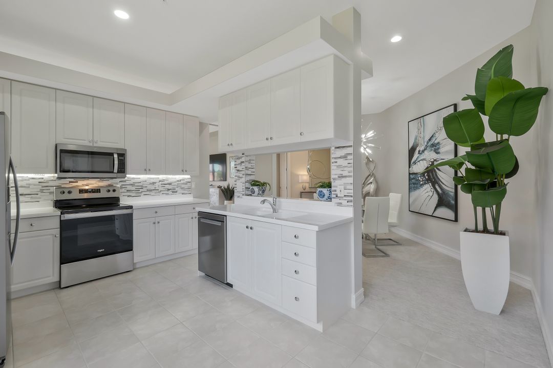 1855 Les Chateaux Blvd #201, Naples, FL 34109