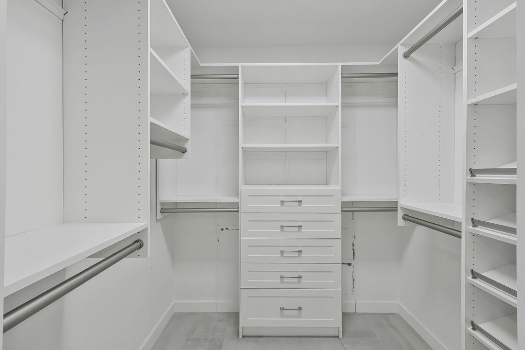 651 Bridge Way Ln #1, Naples, FL 34108