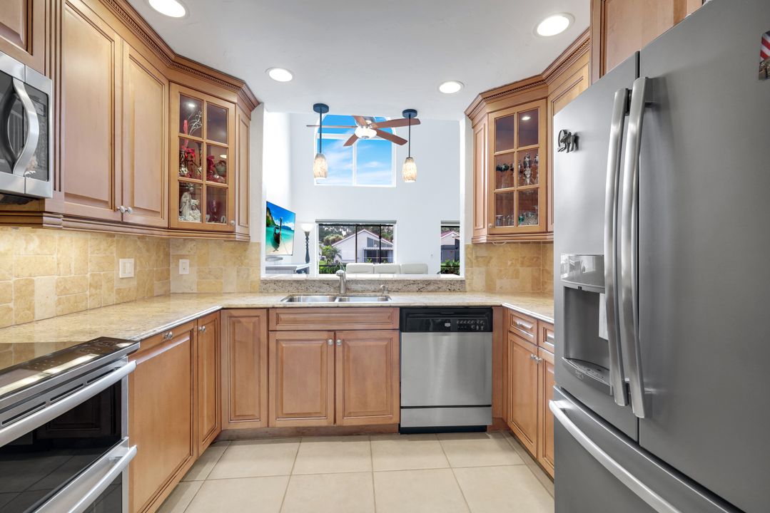 172 Sabal Lake Dr, Naples, FL 34104