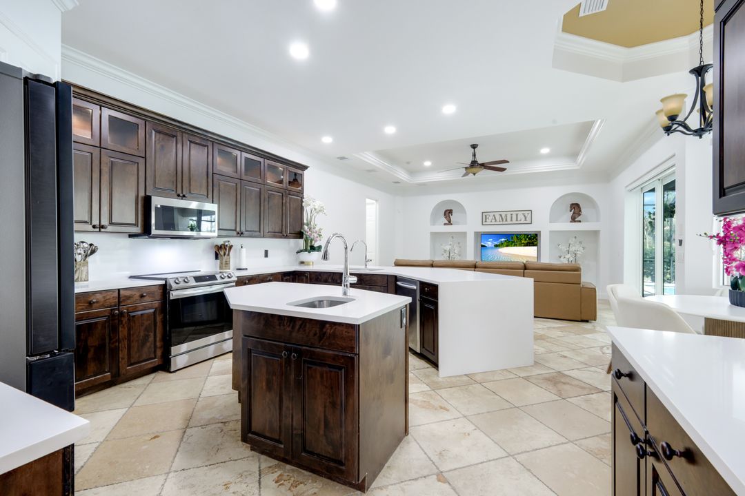 3223 4th Ave NE, Naples, FL 34120