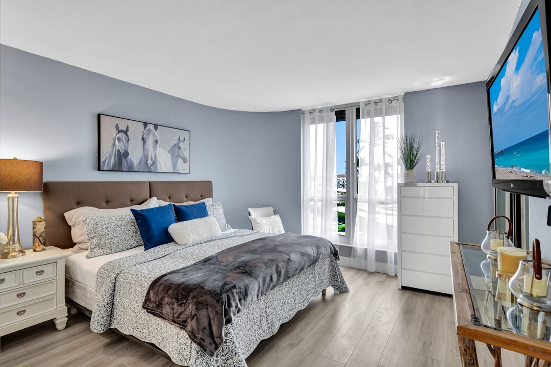 3115 Gulf Shore Blvd N #205-S, Naples, FL 34103