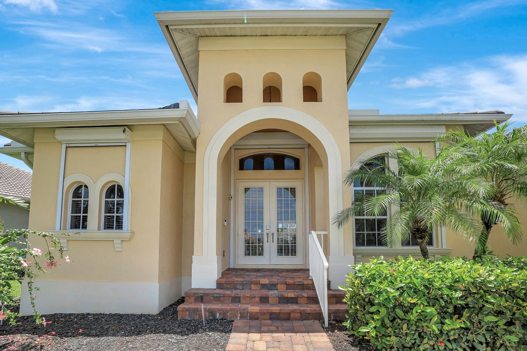 628 Hernando Dr, Marco Island, FL 34145