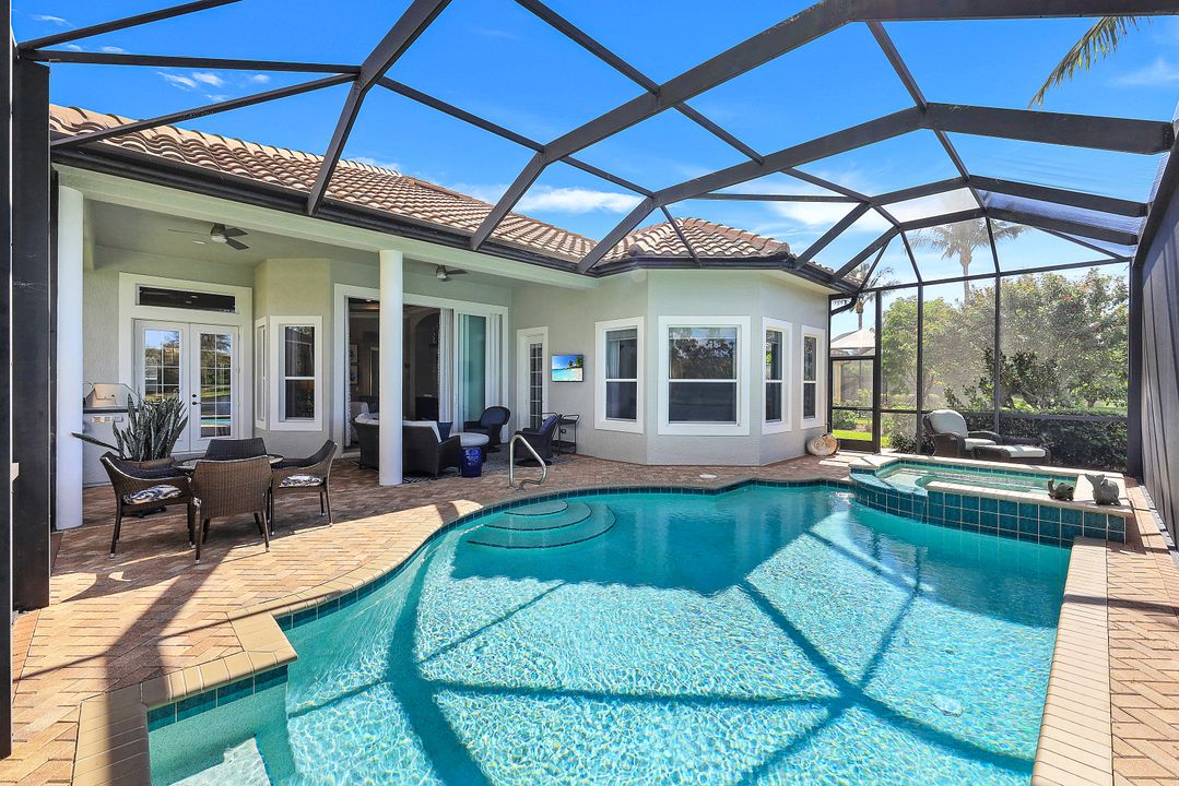 3086 Aviamar Cir, Naples, FL 34114