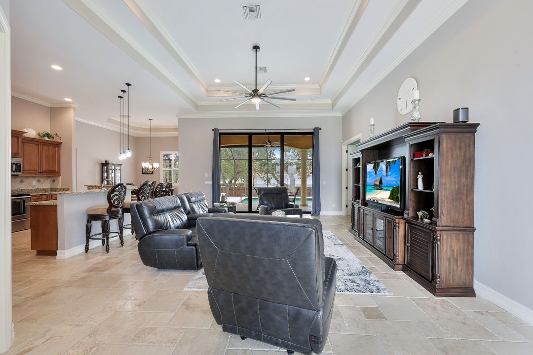 598 Fieldstone Dr, Marco Island, FL 34145