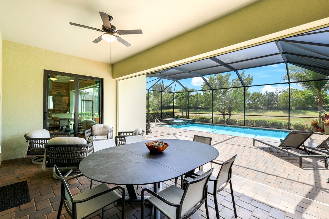 1839 Mustique St, Naples, FL 34120