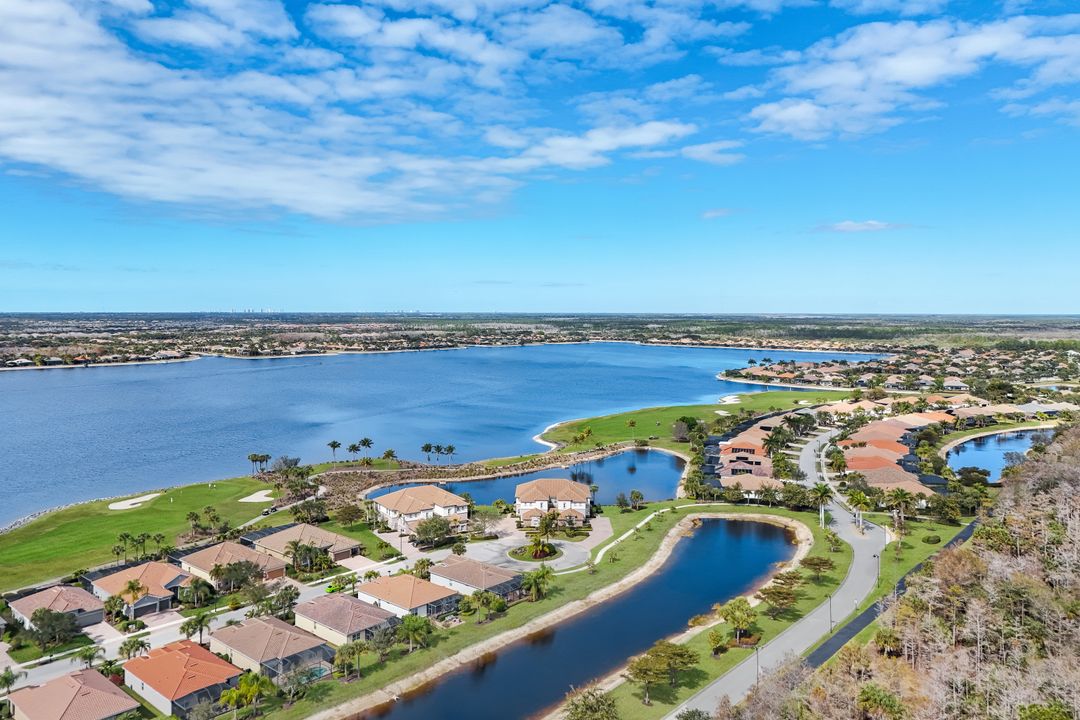 9060 Siesta Bay Dr #101, Naples, FL 34120