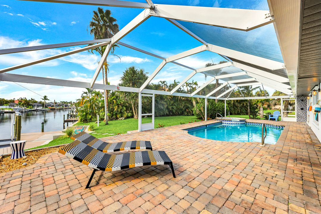 4913 SW 17th Pl, Cape Coral, FL 33914