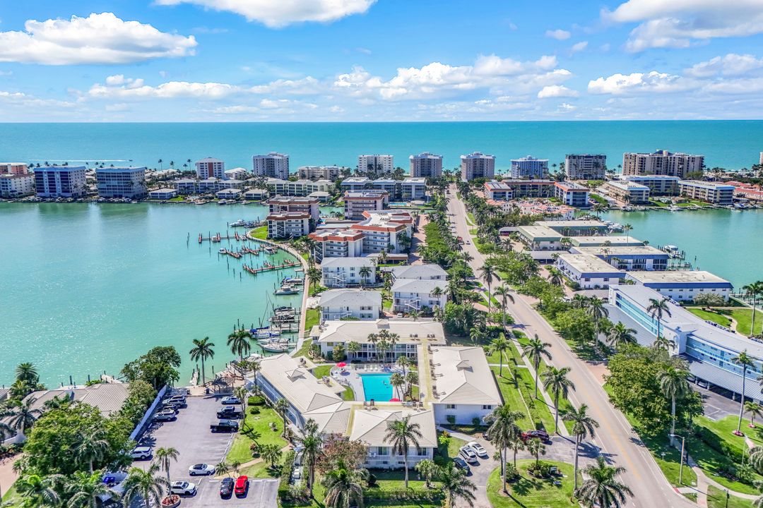 354 Harbour Dr, Naples, FL 34103