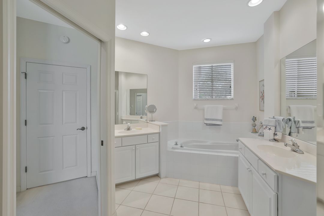 8457 Radcliffe Terrace #102, Naples, FL 34120