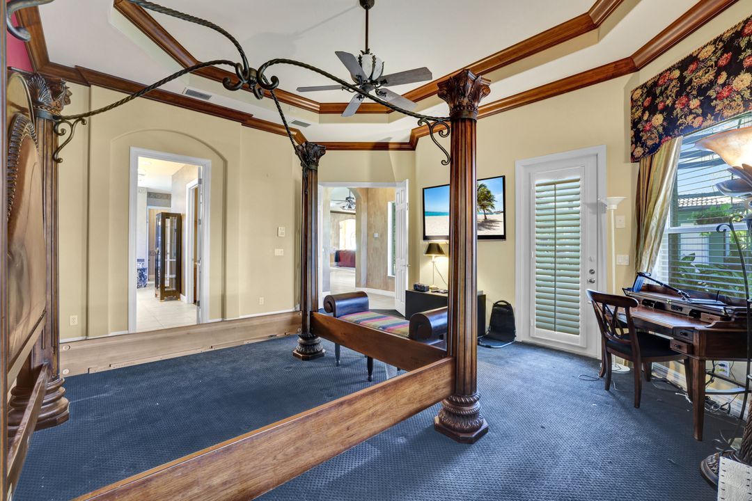 9742 Wilshire Lakes Blvd, Naples, FL 34109