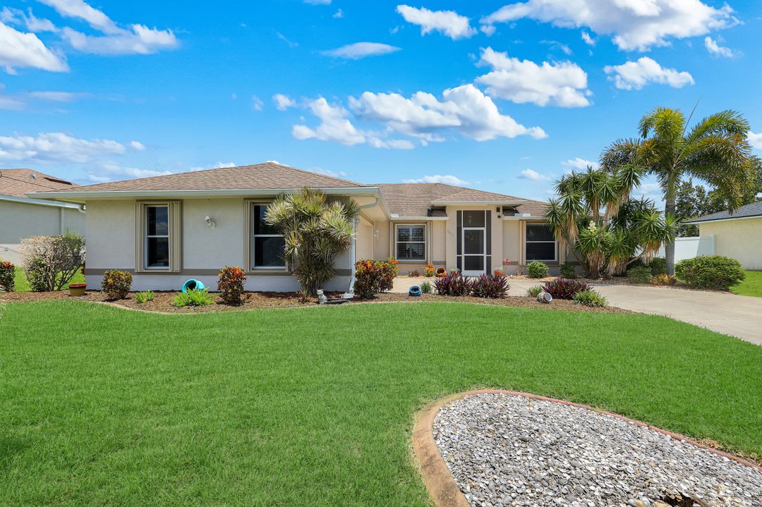 1815 NE 2nd Pl, Cape Coral, FL 33909