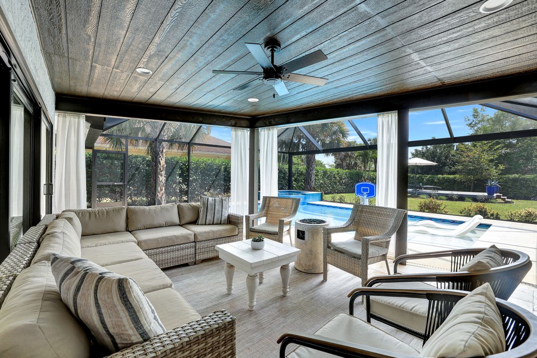 348 Country Club Ln, Naples, FL 34110