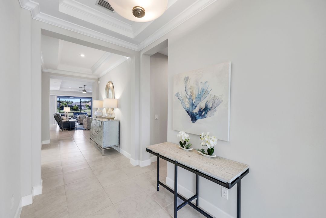 8262 Promoso Ct, Naples, FL 34114