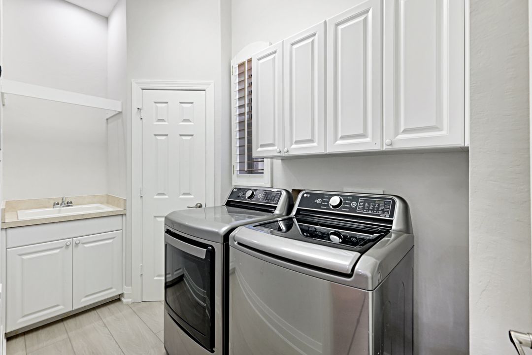 8755 Coastline Ct #201, Naples, FL 34120