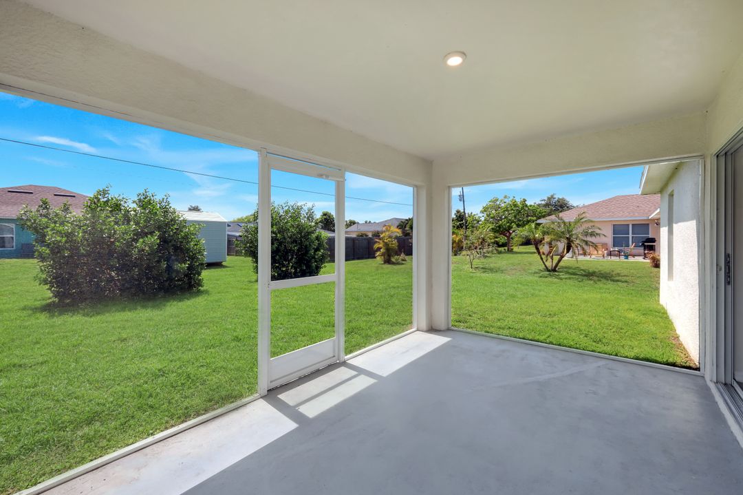 1317 NE 9th Ave, Cape Coral, FL 33909