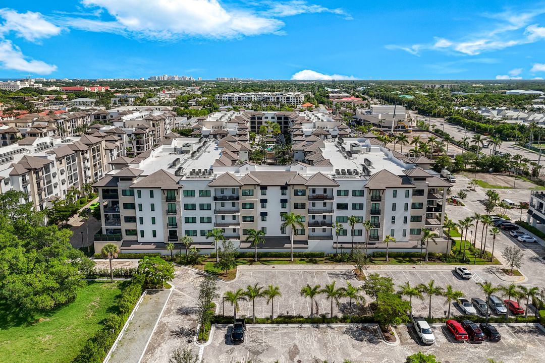1130 3rd Ave S #207, Naples, FL 34102