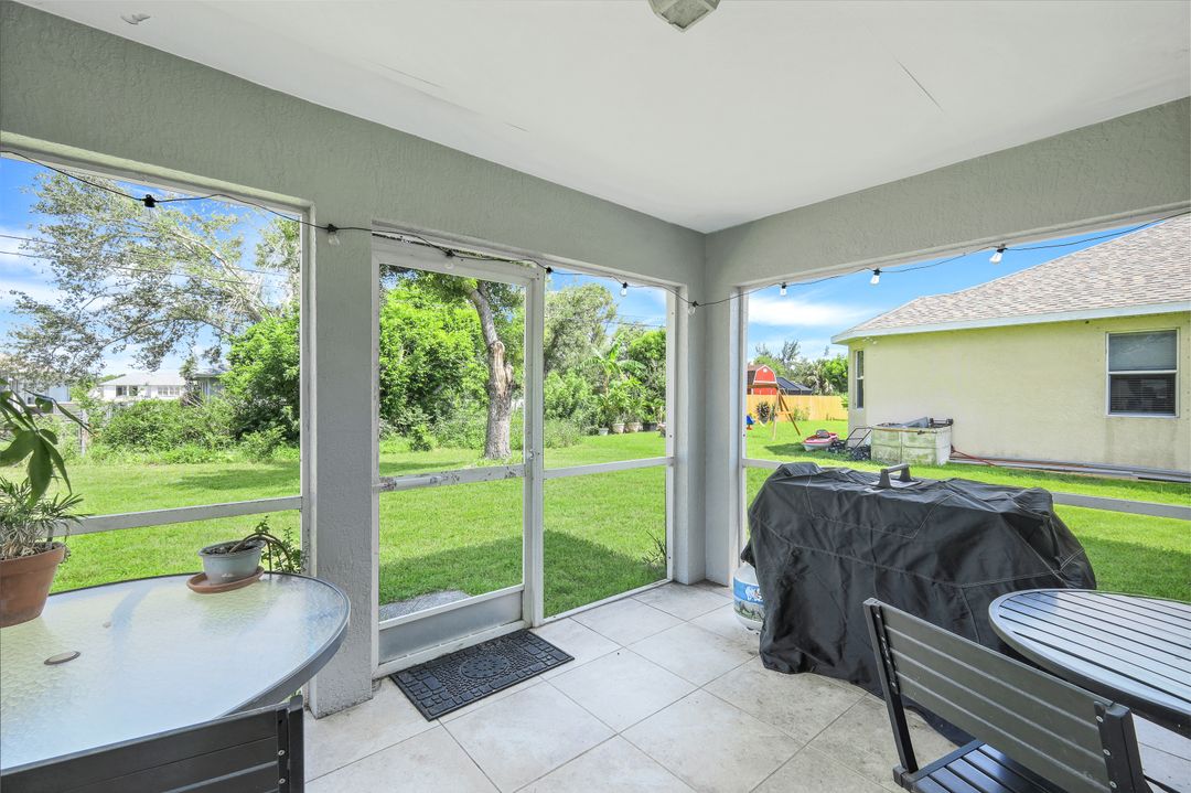 2127 SE 5th Pl, Cape Coral, FL 33990