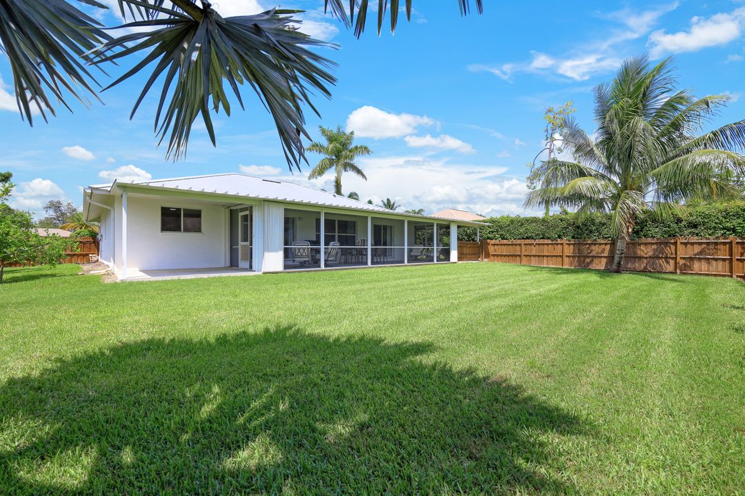 282 Madison Dr, Naples, FL 34110