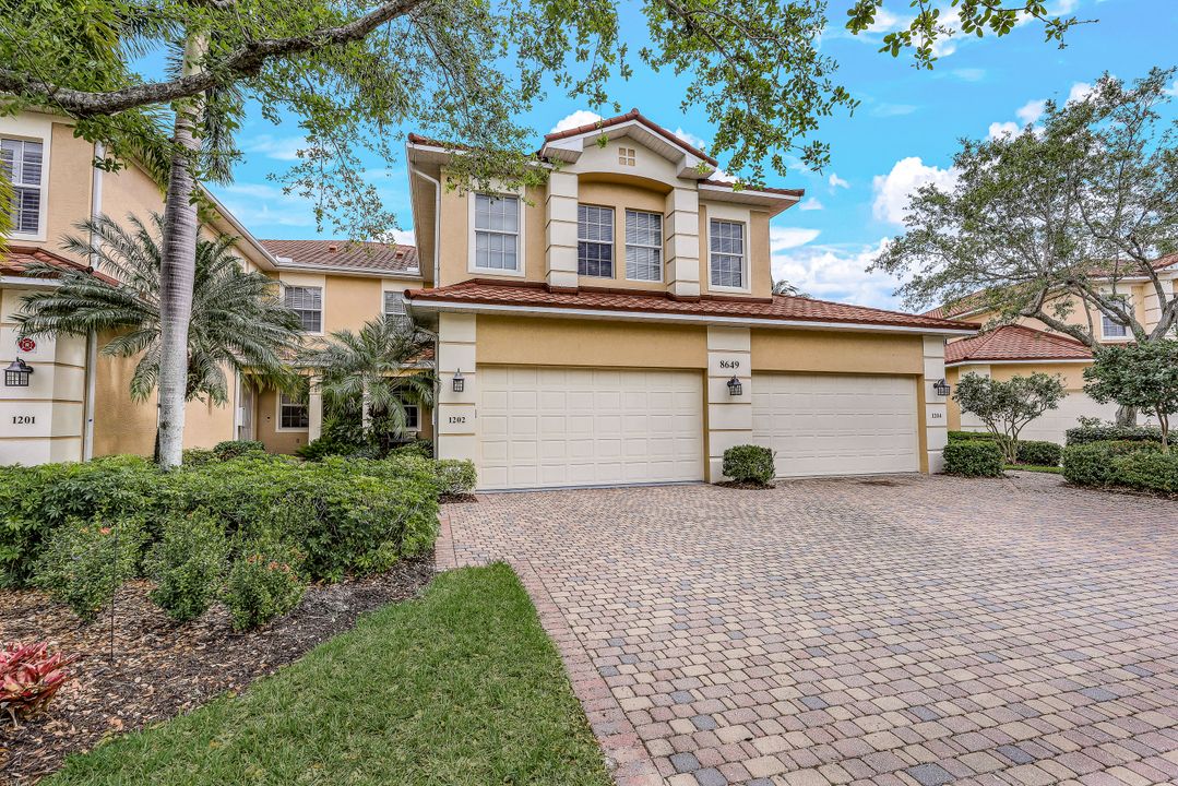 8649 Champions Point #1202, Naples, FL 34113