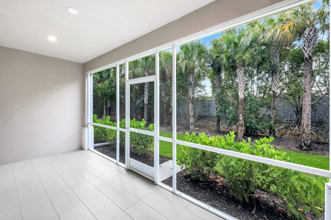 280 Antilles Wy E #101, Naples, FL 34112