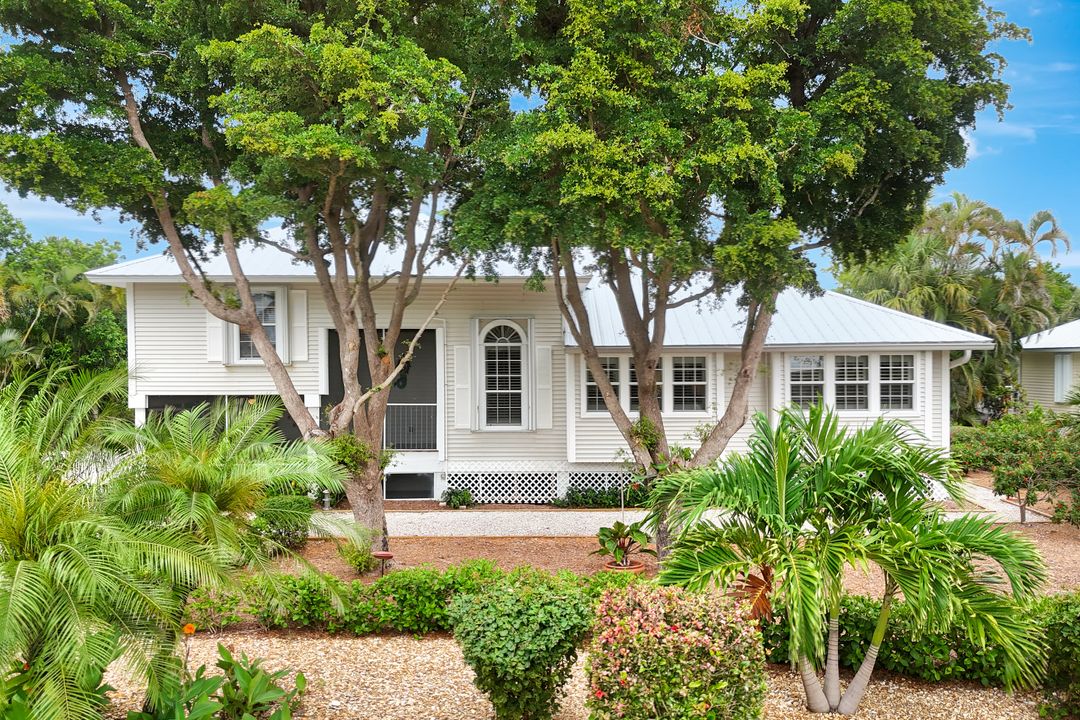 1874 Farm Trail, Sanibel, FL 33957