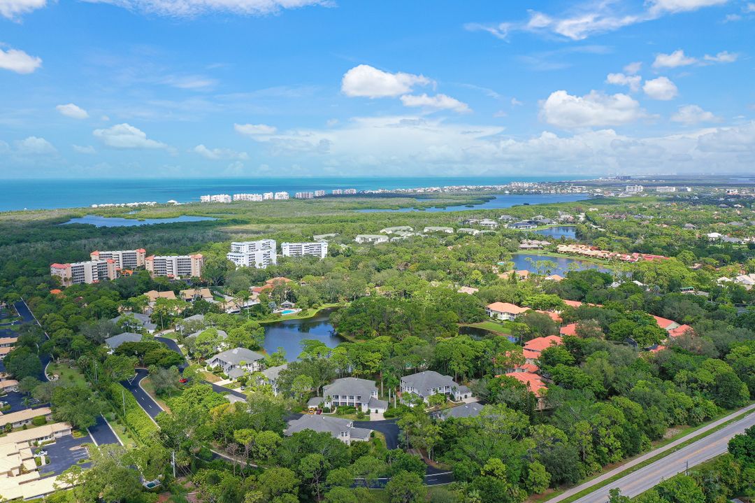 15191 Cedarwood Ln, Naples, FL 34110