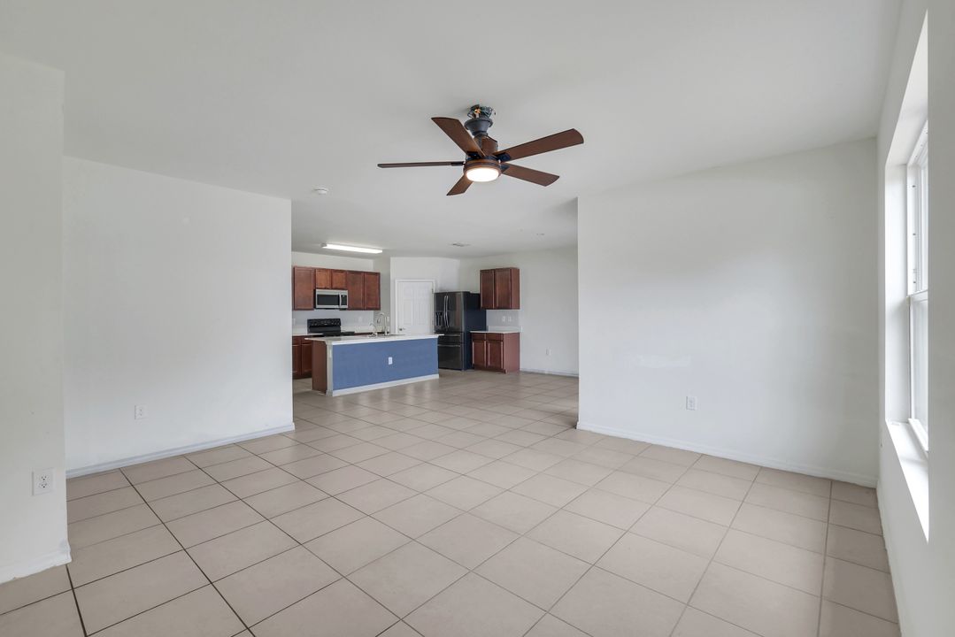 8117 Sandpiper Rd, Fort Myers, FL 33967