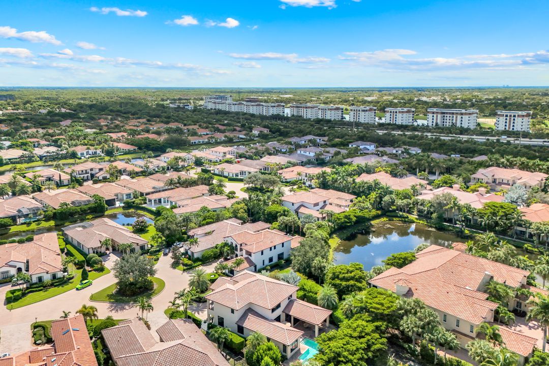2351 Traditions Ct, Naples, FL 34105