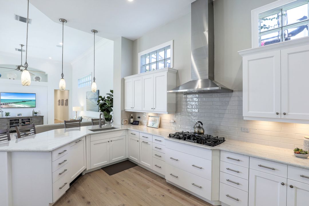 18132 Via Caprini Dr, Miromar Lakes, FL 33913