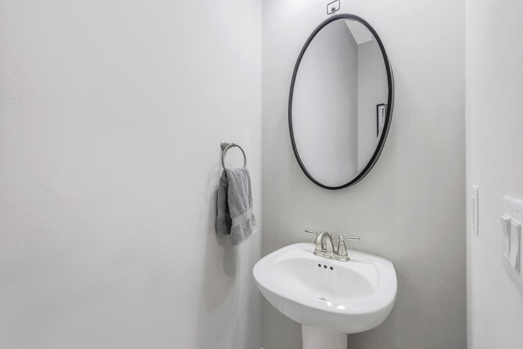 15572 Montello Ln, Naples, FL 34114