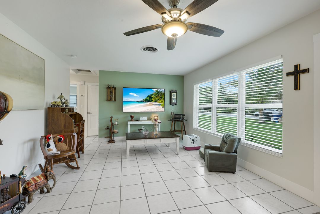 1007 Wilshire Dr, Fort Myers, FL 33919
