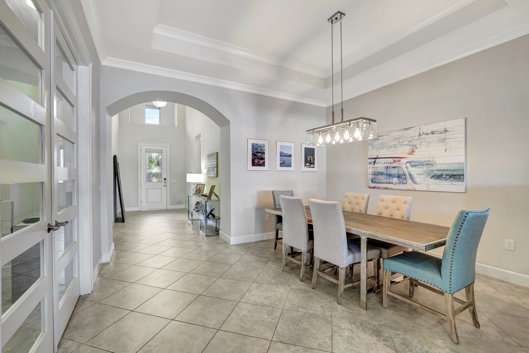 4905 Andros Dr, Naples, FL 34113