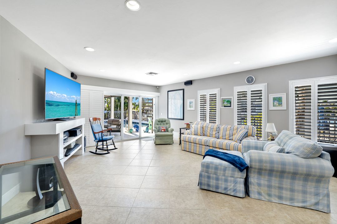 610 Partridge Ct, Marco Island, FL 34145