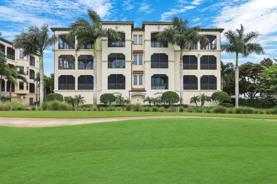 16391 Viansa Wy #202, Naples, FL 34110