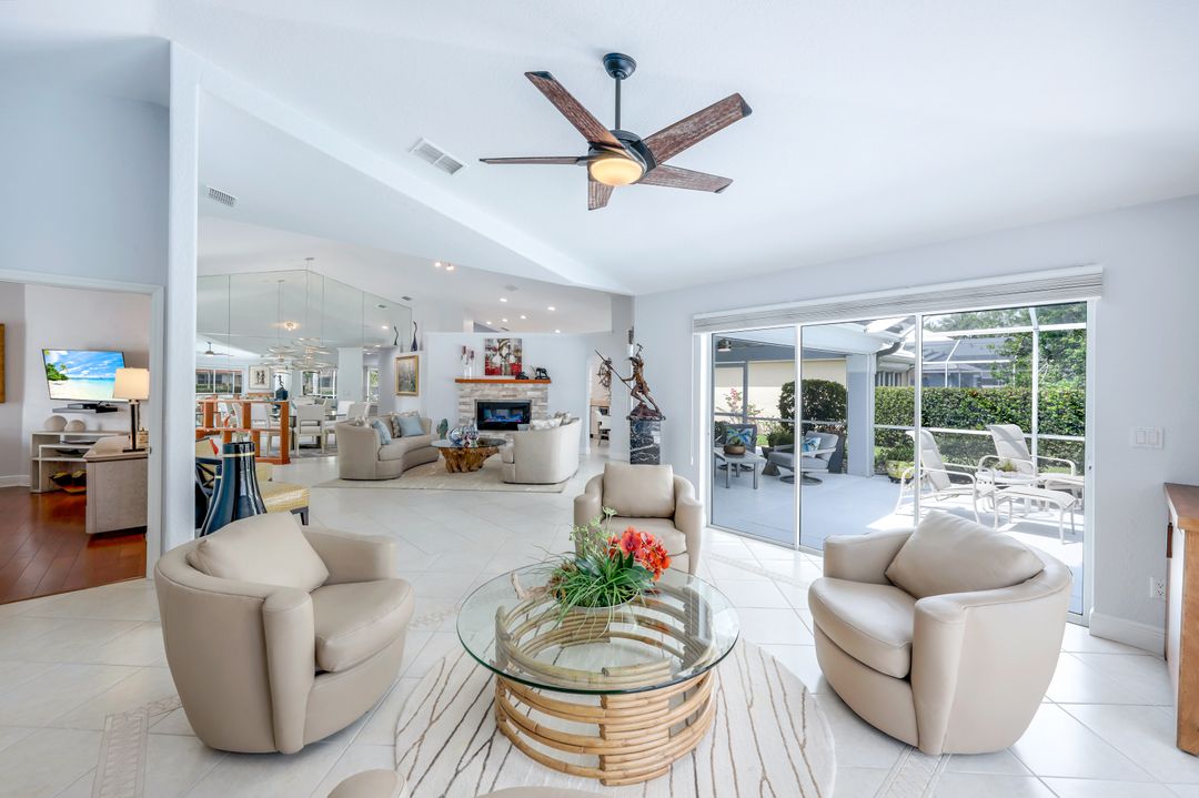 1343 Old Oak Ln, Naples, FL 34110