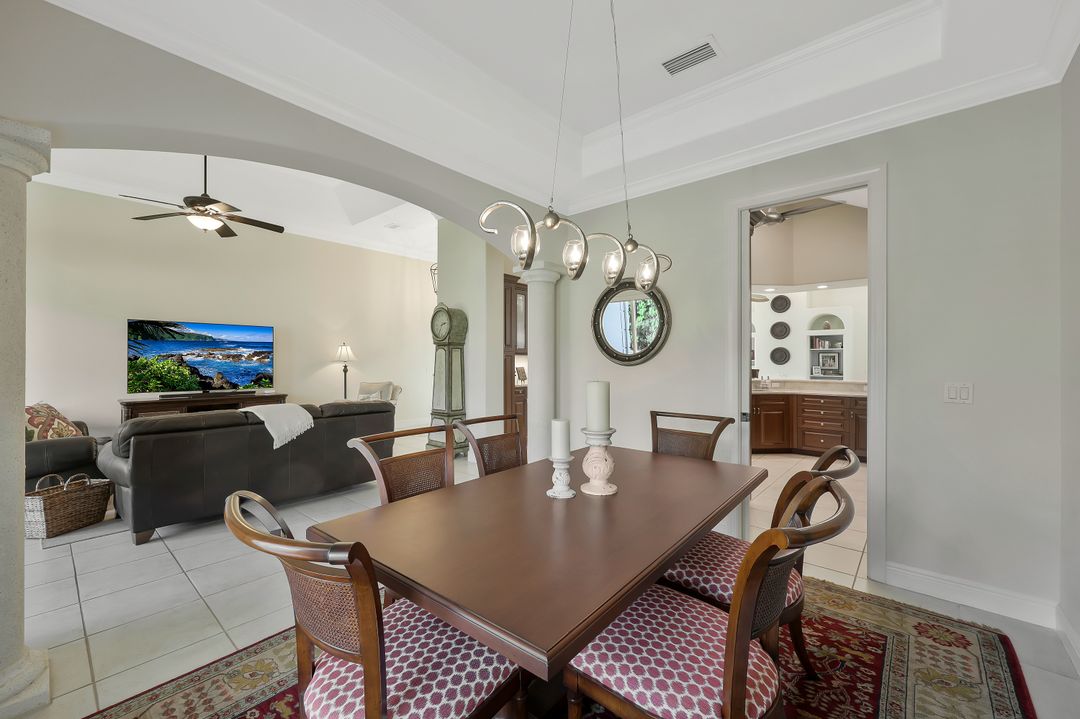 5058 Kensington High St, Naples, FL 34105