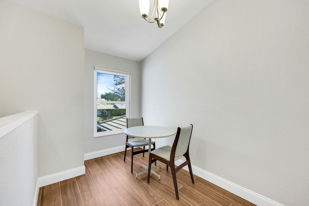 351 Emerald Bay Cir #R-5, Naples, FL 34110