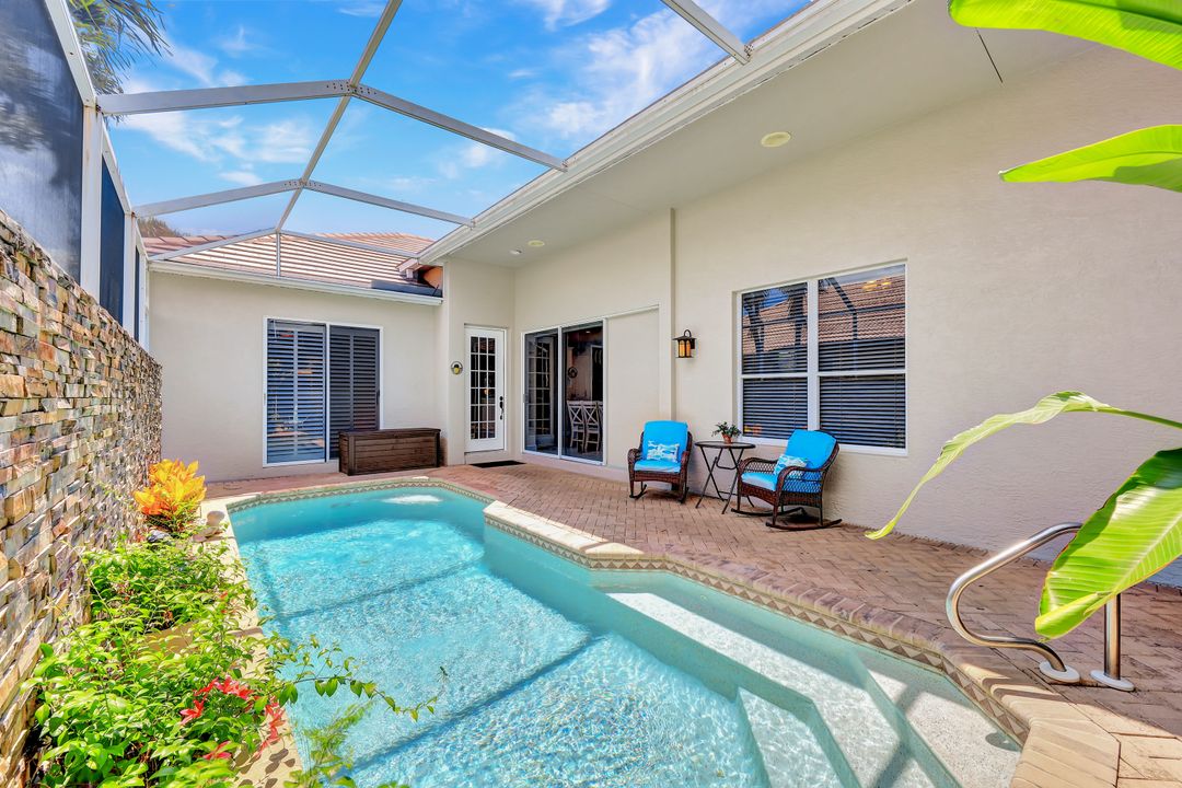 6006 Highwood Park Ln, Naples, FL 34110