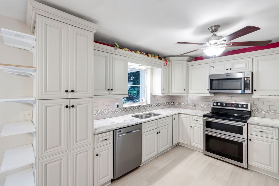 8760 Dartmouth St, Fort Myers, FL 33907