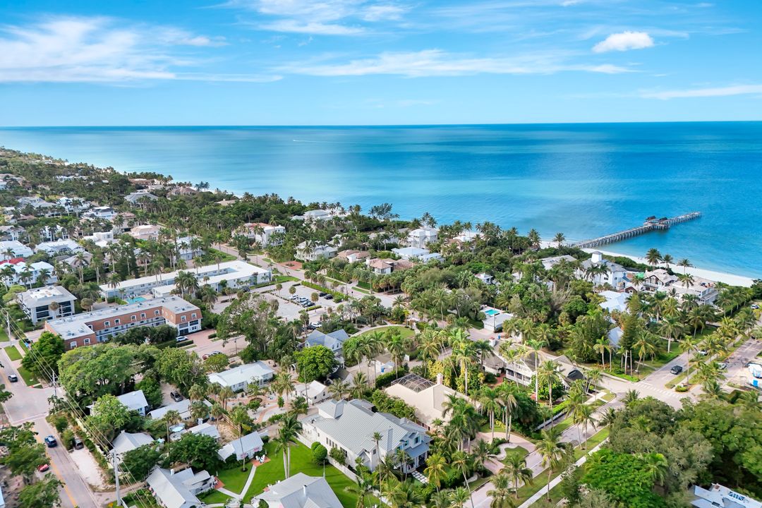 160 Broad Ave S, Naples, FL 34102